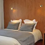 Otel Le M & Bordeaux Aeroport By & Preference 4*