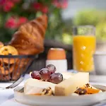Hotel Le M & Bordeaux Aeroport By & Preference