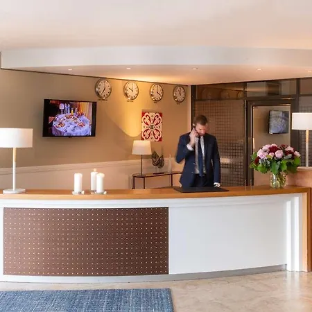 Le M & Bordeaux Aeroport By & Preference Hotel 4*