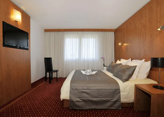 Le M & Bordeaux Aeroport By & Preference Mérignac