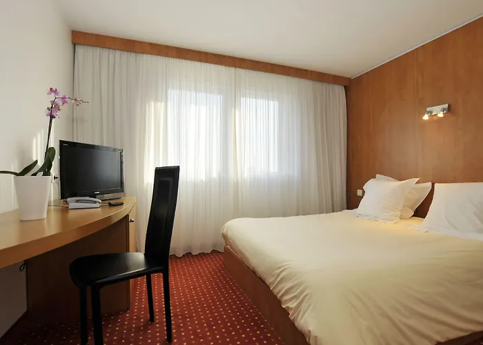 Le M & Bordeaux Aeroport By & Preference 4* Mérignac