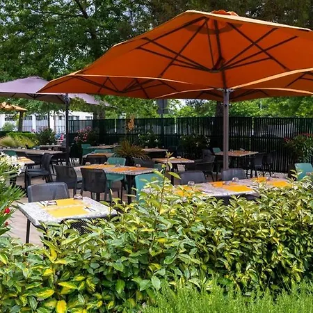 Hotel Le M & Bordeaux Aeroport By & Preference 4*