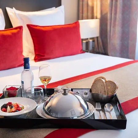 Le M & Bordeaux Aeroport By & Preference Hotel
