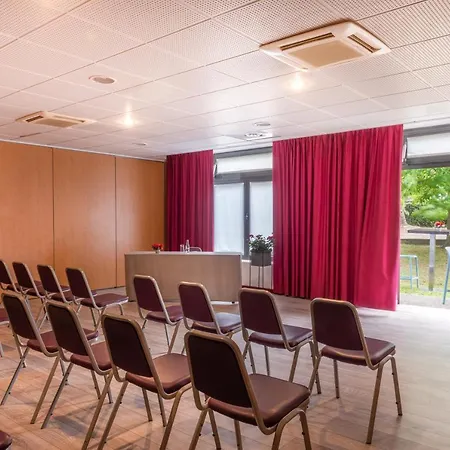 Le M & Bordeaux Aeroport By & Preference Hotel 4*