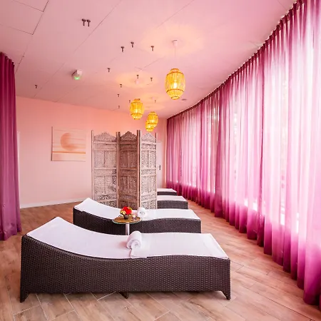Le M & Bordeaux Aeroport By & Preference Hotel
