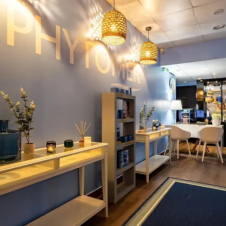 Hotel Le M & Bordeaux Aeroport By & Preference 4*