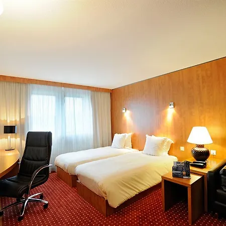 Le M & Bordeaux Aeroport By & Preference Hotel 4*